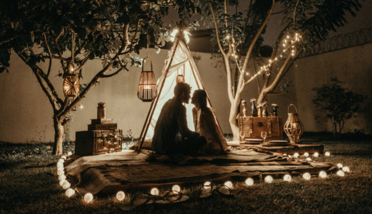 aromantisch / romantische setting van koppel