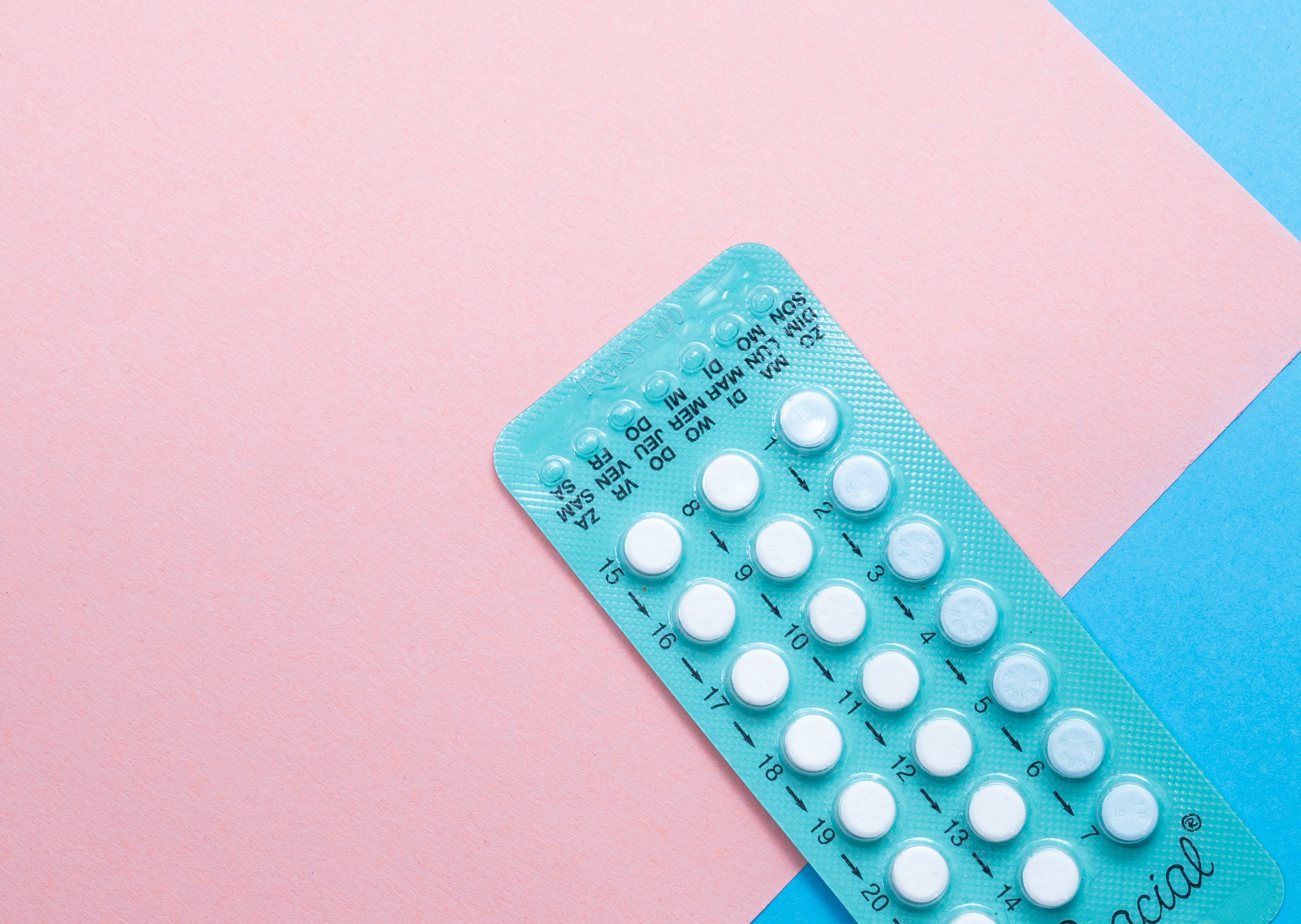 Купить противозачаточное без. Противозачаточные. Контрацептивы таблетки. Оральные контрацептивы для женщин. Оральные противозачаточные таблетки.