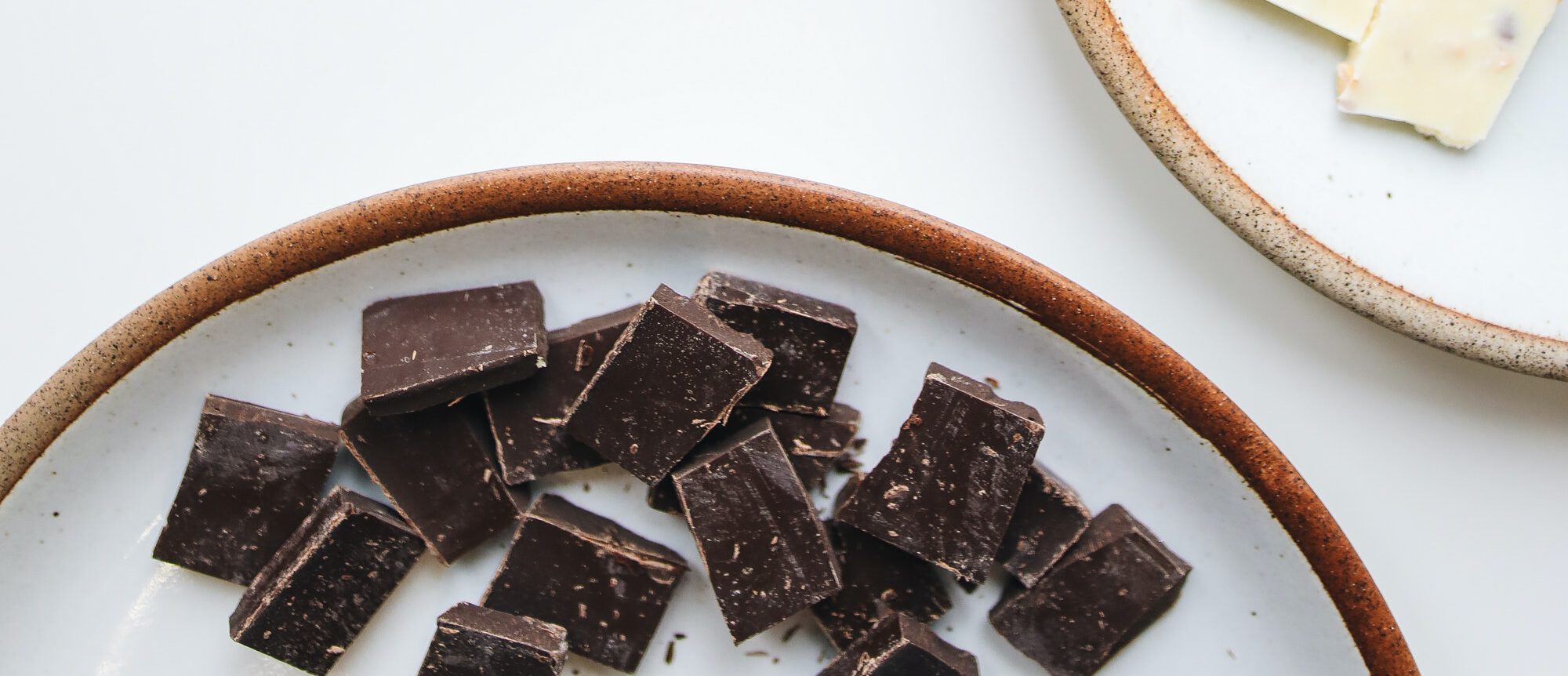 pure chocolade eten tijdens het afvallen