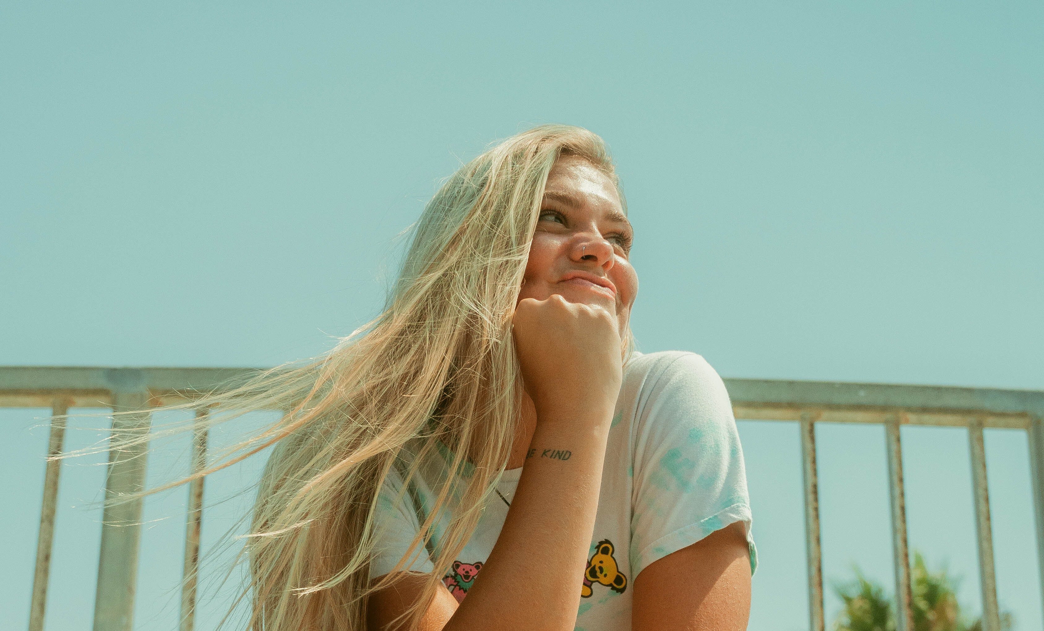 vrouw heeft geen motivatie voor afvallen en sporten